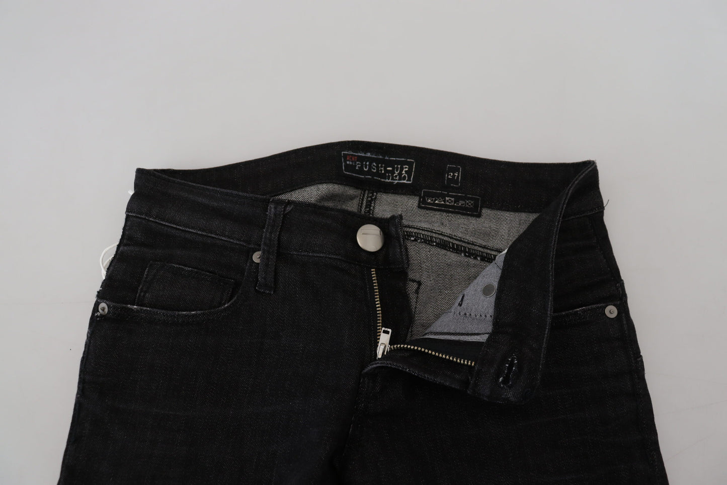 Acht Schicke Designer-Skinny-Jeans mit niedriger Taille
