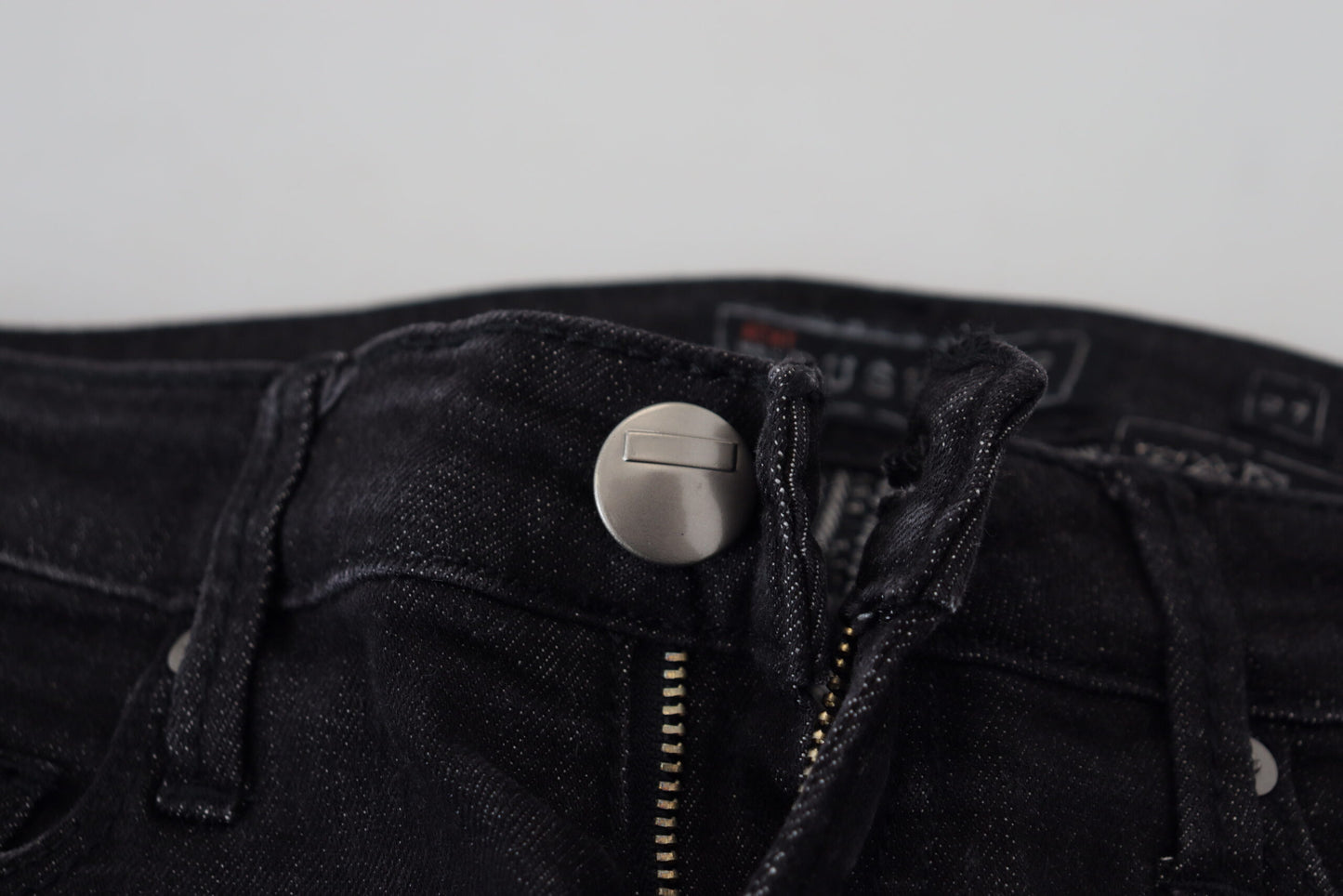Acht Schicke Designer-Skinny-Jeans mit niedriger Taille