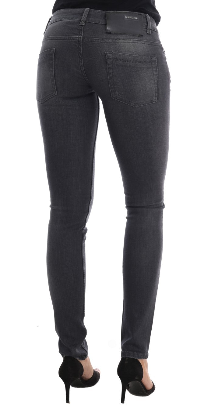 Acht Schlichte graue Designer-Jeans mit schmaler Passform